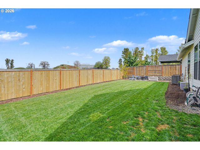 835 REAGAN St, Mt Angel, OR 97362