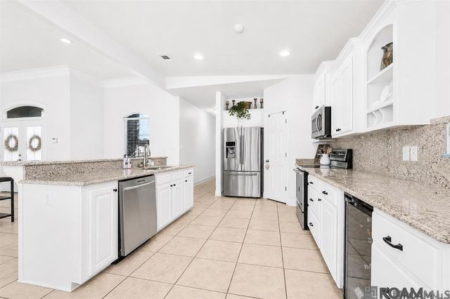 11135 Peaks Ave, Walker, LA 70785