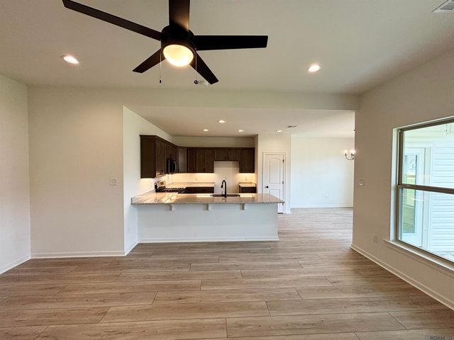 1422 Marshland Avenue, Gonzales, LA 70737