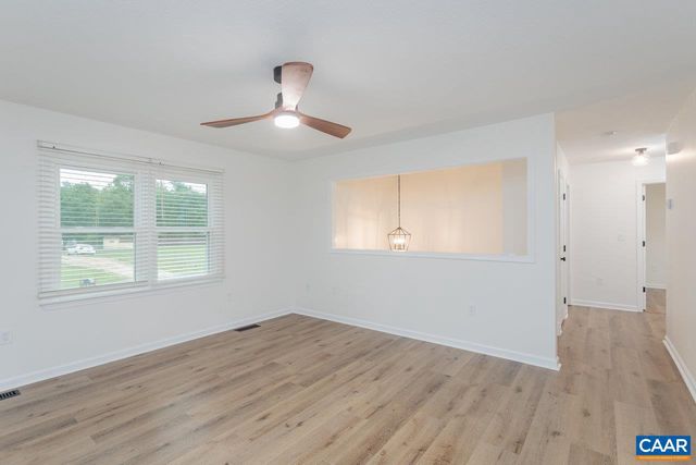 37 AUBURN DR, Grottoes, VA 24441