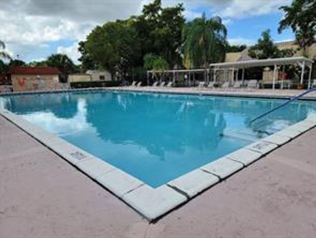 8140 SW 24th Street Unit 215, North Lauderdale, FL 33068