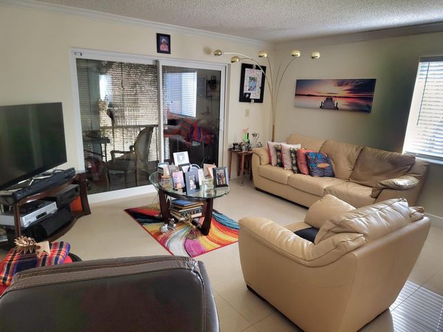 8140 SW 24th Street Unit 215, North Lauderdale, FL 33068