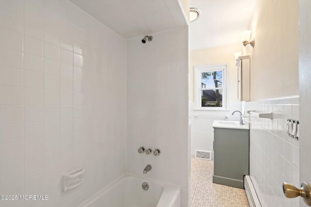 2138 Riviera Parkway, Point Pleasant, NJ 08742