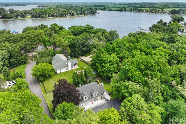 40431 N Fairview Street, Antioch, IL 60002