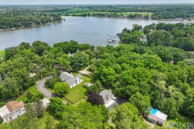 40431 N Fairview Street, Antioch, IL 60002