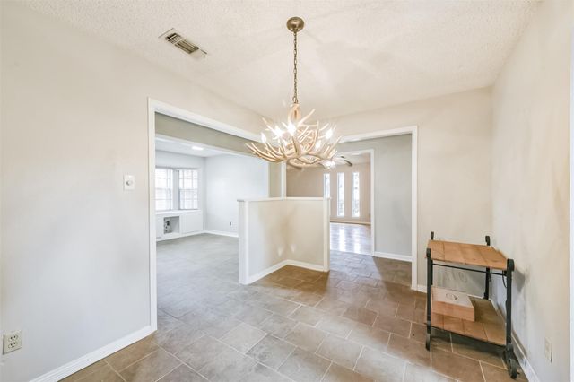 410 Riverside Drive, Alvin, TX 77511