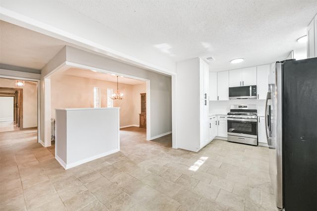 410 Riverside Drive, Alvin, TX 77511