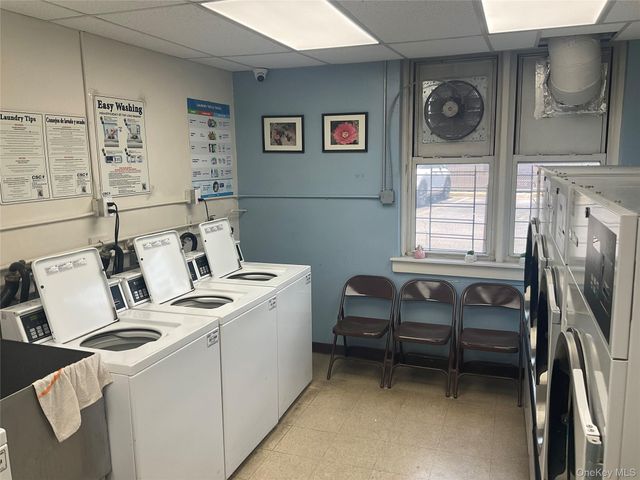 55 Lenox Road 3X, Rockville Centre, NY 11570