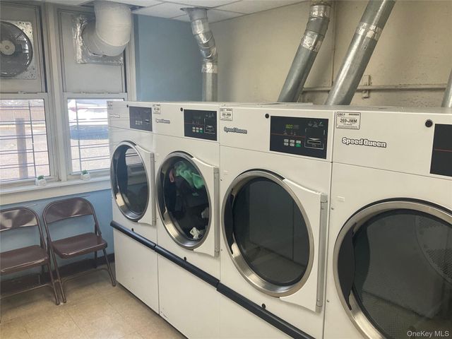 55 Lenox Road 3X, Rockville Centre, NY 11570