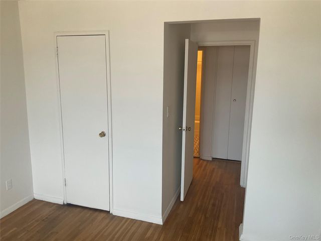 55 Lenox Road 3X, Rockville Centre, NY 11570