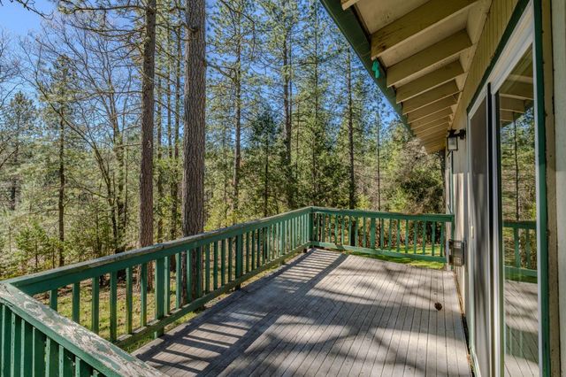 14371 Tobacco Rd, Pine Grove, CA 95665