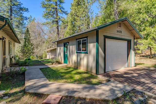 14371 Tobacco Rd, Pine Grove, CA 95665