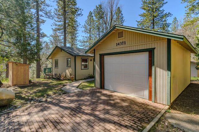 14371 Tobacco Rd, Pine Grove, CA 95665