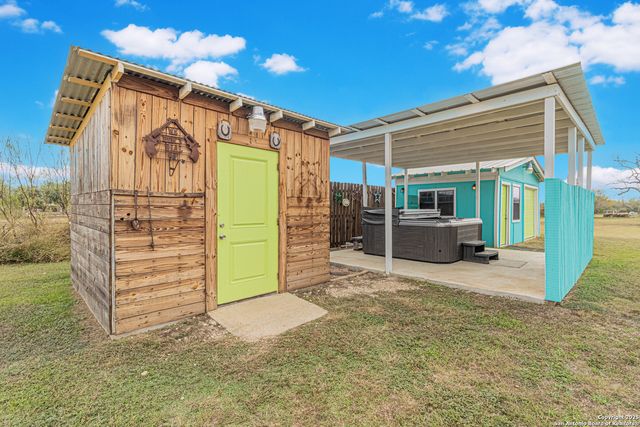 16530 FM 463, Lytle, TX 78052