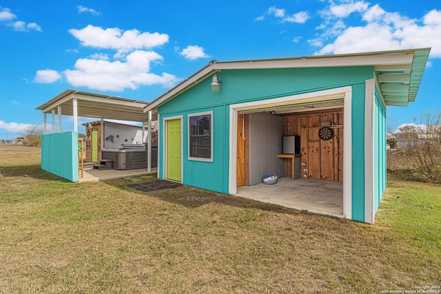 16530 FM 463, Lytle, TX 78052