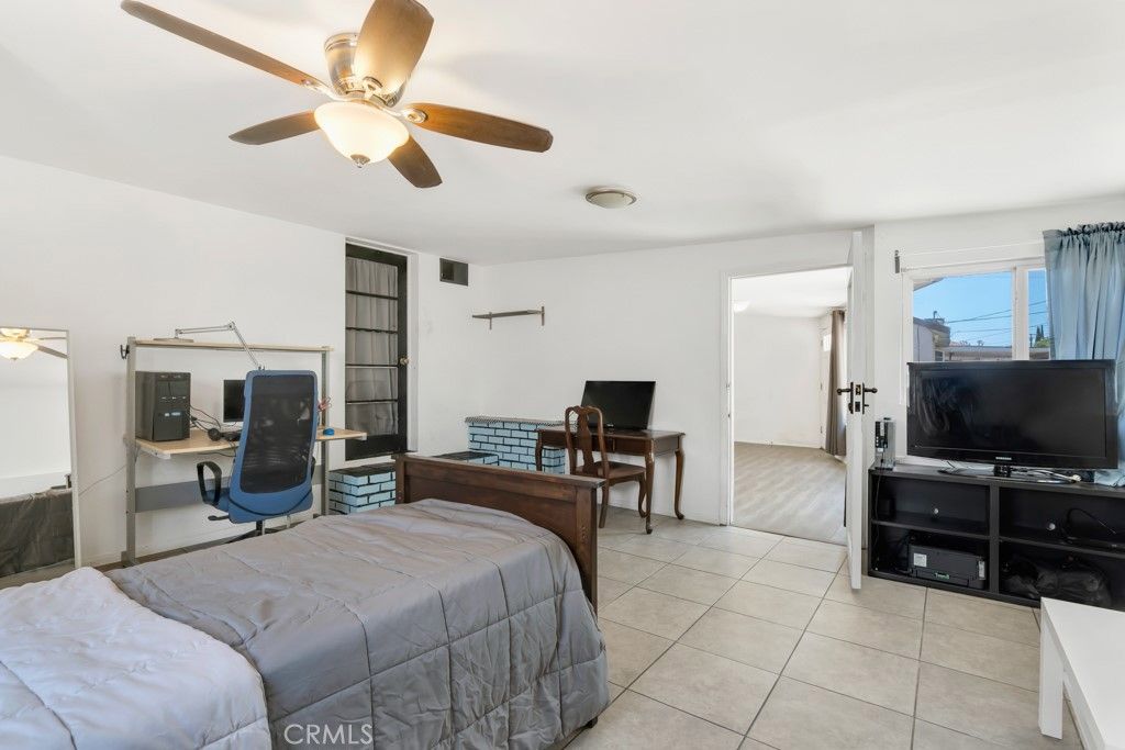 Image 16 of property listing at 7533 Hatillo Avenue, Winnetka, CA 91306