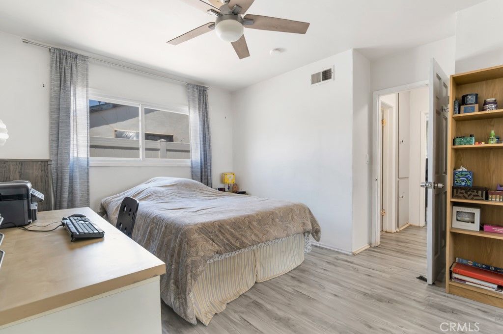Image 18 of property listing at 7533 Hatillo Avenue, Winnetka, CA 91306