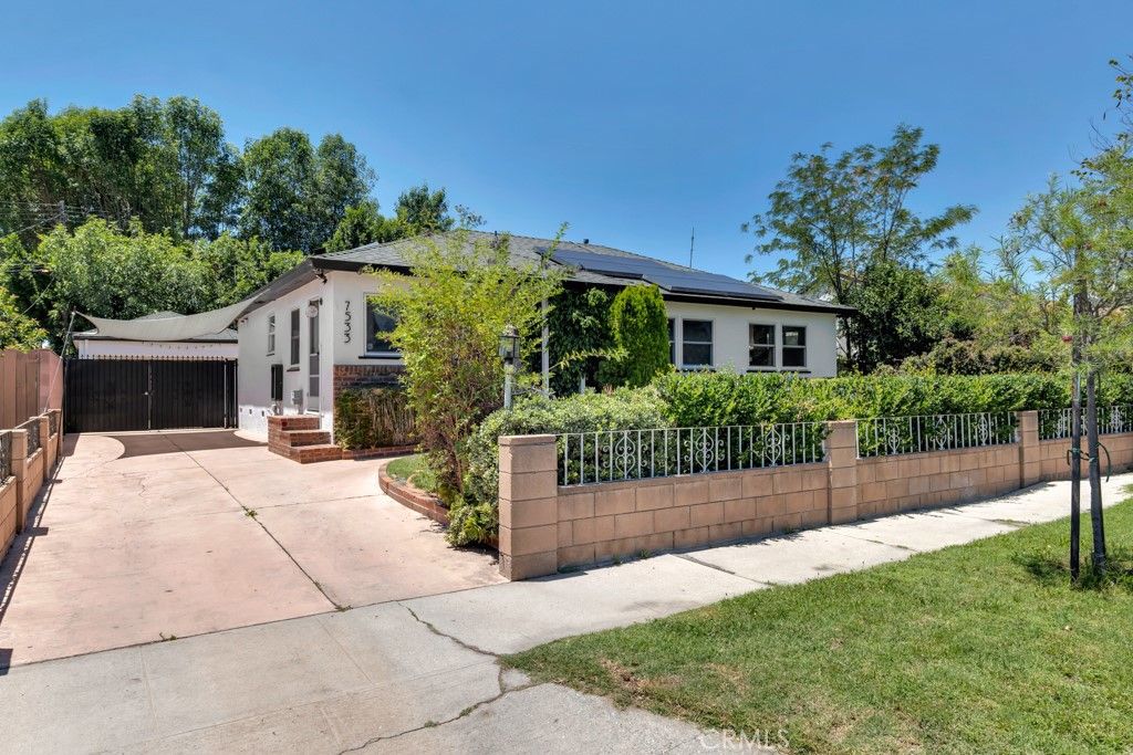 Image 29 of property listing at 7533 Hatillo Avenue, Winnetka, CA 91306