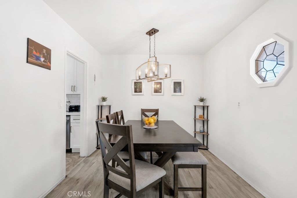 Image 6 of property listing at 7533 Hatillo Avenue, Winnetka, CA 91306