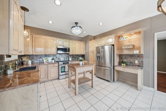411 W Union Place, Broken Arrow, OK 74011