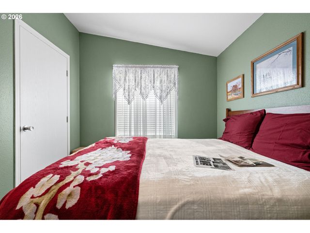 2512 MAIA Loop, Springfield, OR 97477