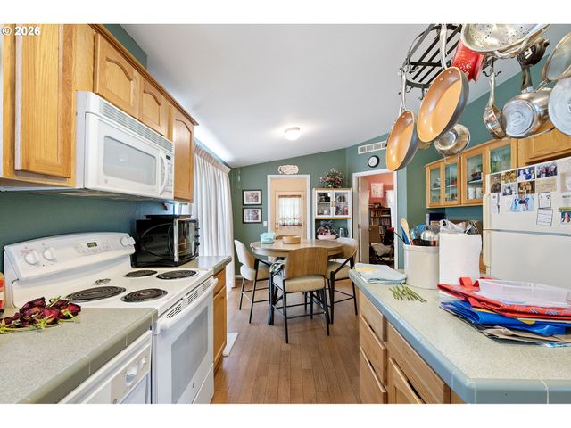 2512 MAIA Loop, Springfield, OR 97477