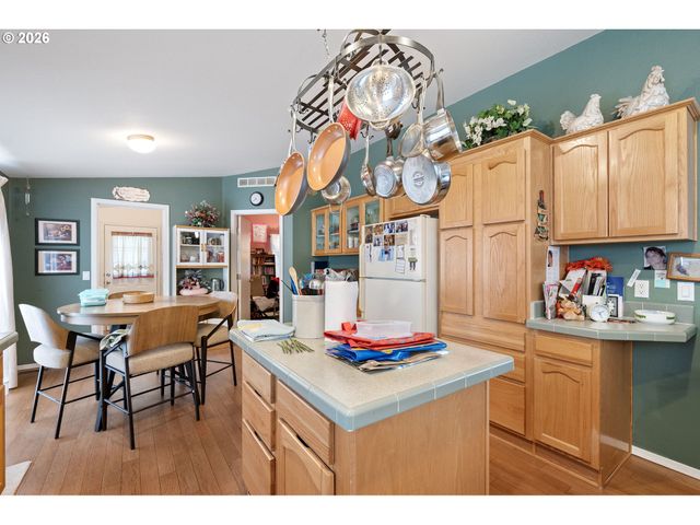 2512 MAIA Loop, Springfield, OR 97477