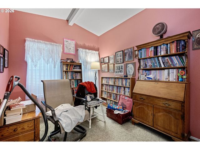 2512 MAIA Loop, Springfield, OR 97477