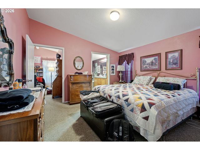 2512 MAIA Loop, Springfield, OR 97477