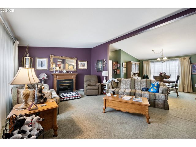 2512 MAIA Loop, Springfield, OR 97477