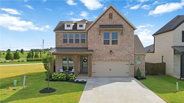 450 Fox Trail, Elm Springs, AR 72762