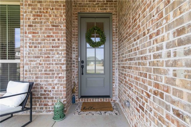 450 Fox Trail, Elm Springs, AR 72762