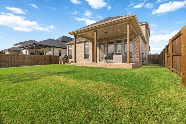 450 Fox Trail, Elm Springs, AR 72762