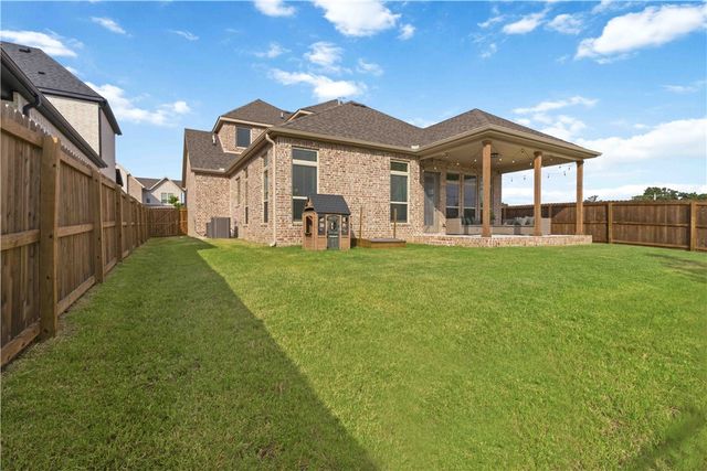 450 Fox Trail, Elm Springs, AR 72762