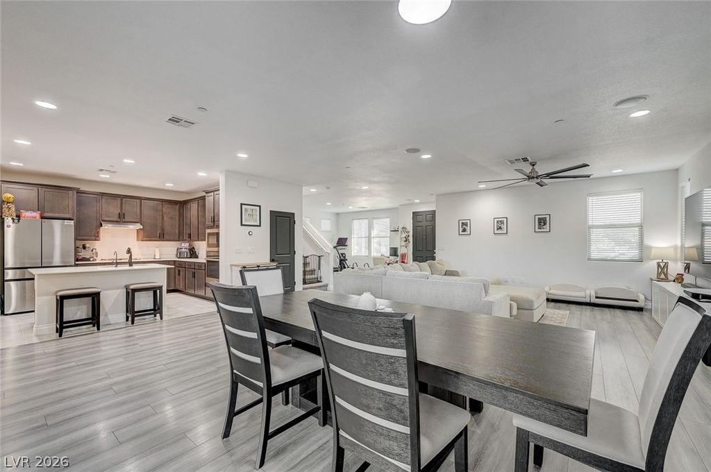 976 East Sunset Road, Henderson, NV 89011 — photo 2