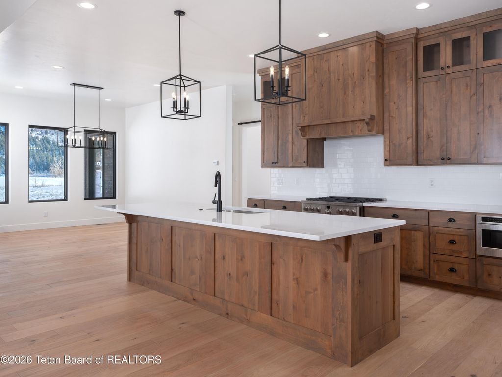 706 ROYAL ELK Circle, Victor, ID 83455 photo 5