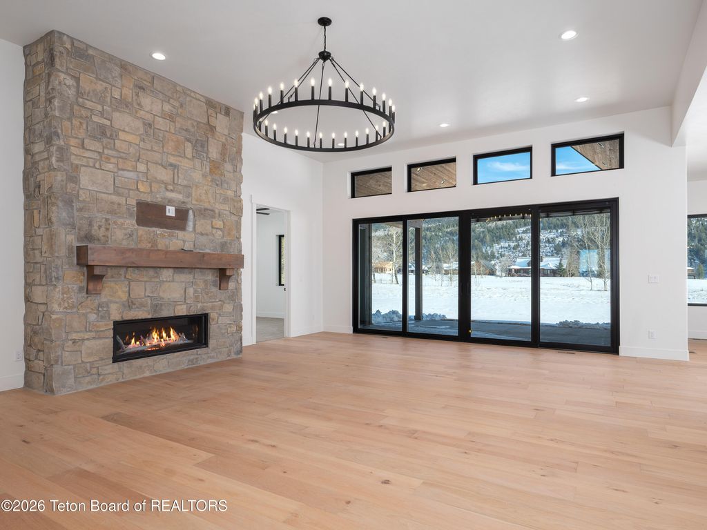 706 ROYAL ELK Circle, Victor, ID 83455 photo 7