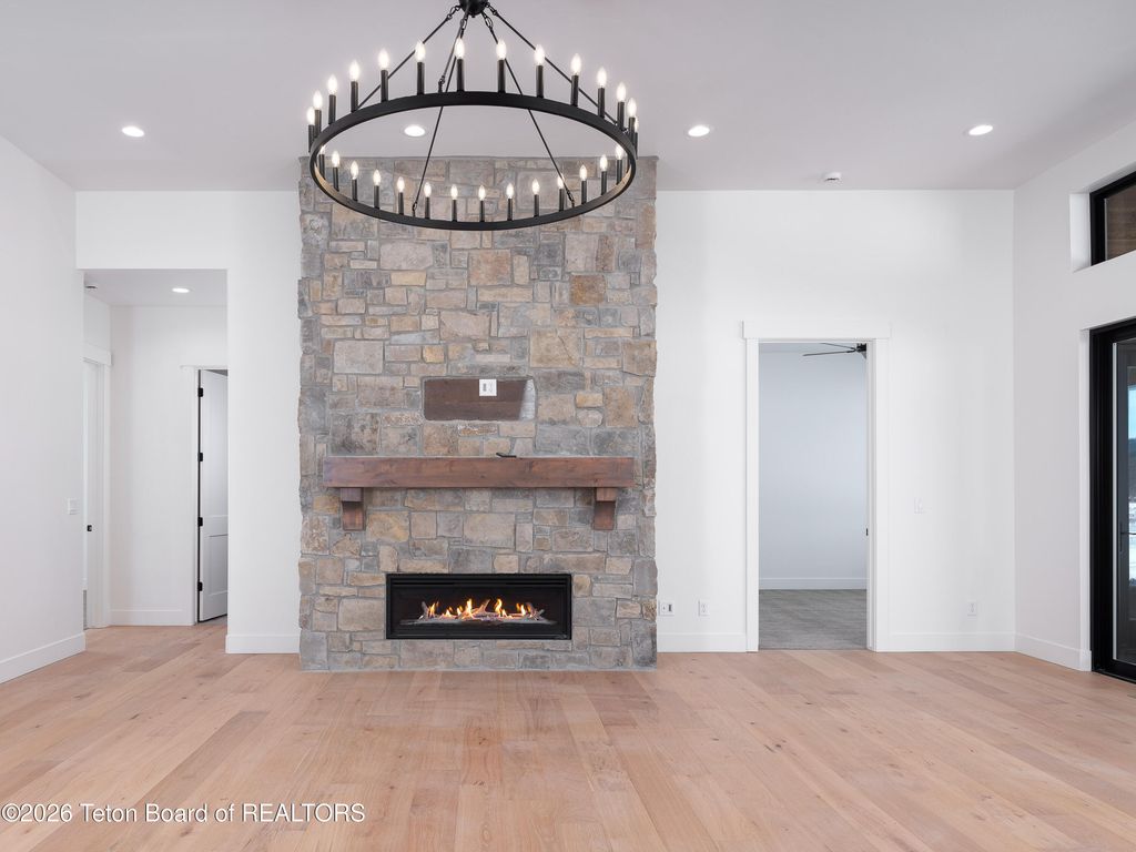 706 ROYAL ELK Circle, Victor, ID 83455 photo 8