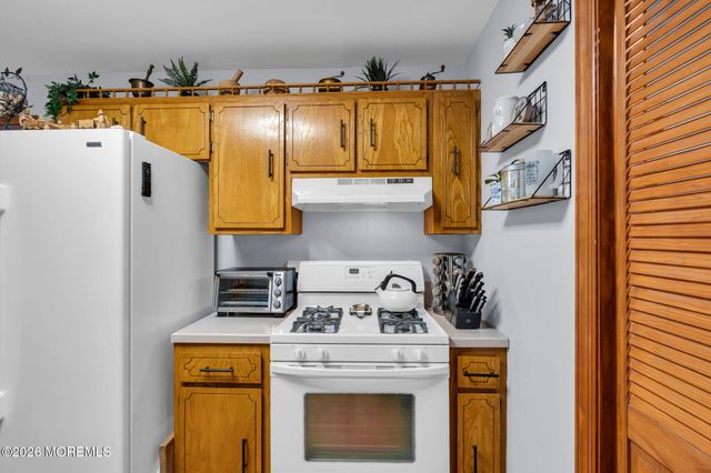 2417 Holly Hill Road, Manchester, NJ 08759