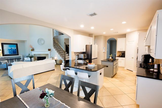 86 Oriel Oaks Circle, The Woodlands, TX 77382