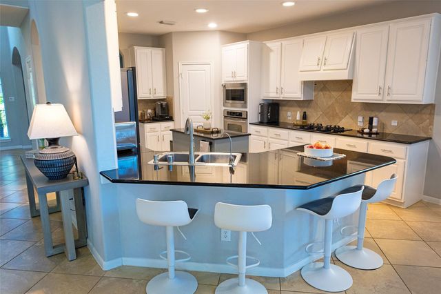 86 Oriel Oaks Circle, The Woodlands, TX 77382