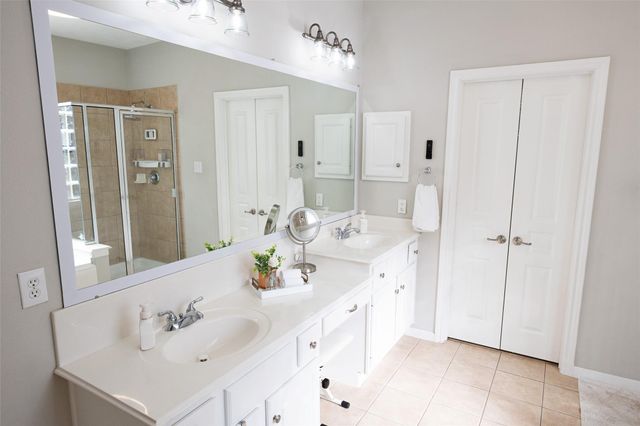 86 Oriel Oaks Circle, The Woodlands, TX 77382