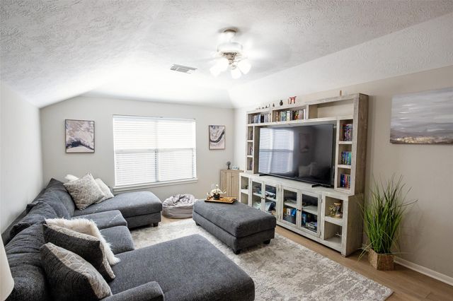 86 Oriel Oaks Circle, The Woodlands, TX 77382