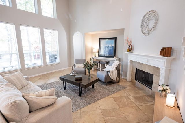 86 Oriel Oaks Circle, The Woodlands, TX 77382