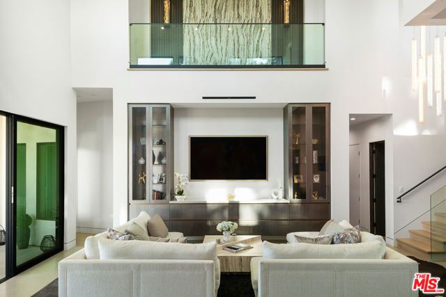 1367 Casiano Road, Los Angeles, CA 90049