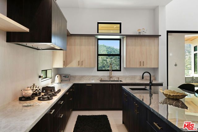 1367 Casiano Road, Los Angeles, CA 90049