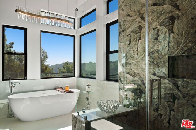 1367 Casiano Road, Los Angeles, CA 90049