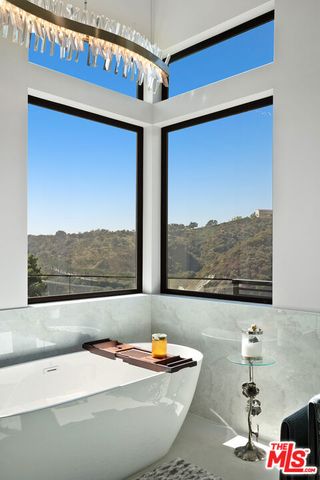 1367 Casiano Road, Los Angeles, CA 90049