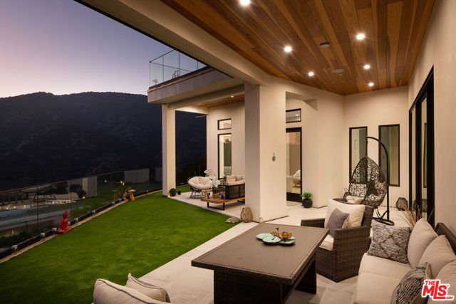 1367 Casiano Road, Los Angeles, CA 90049