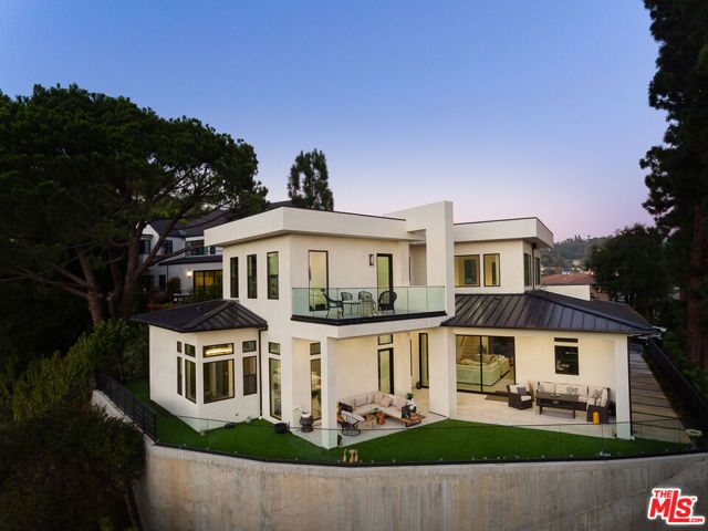 1367 Casiano Road, Los Angeles, CA 90049